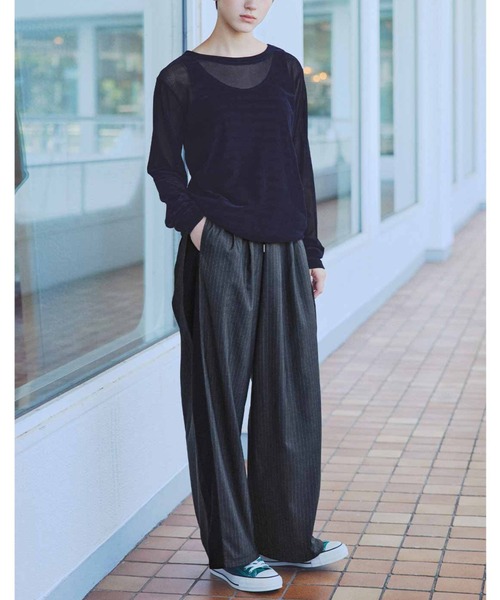 MEDE19F(メデジュウキュウ)の「MEDE19F ストライプサイドラインパンツ〈グレー〉(スラックス・レディース・グレー・MEDIUM/LARGE)」の2枚目の写真