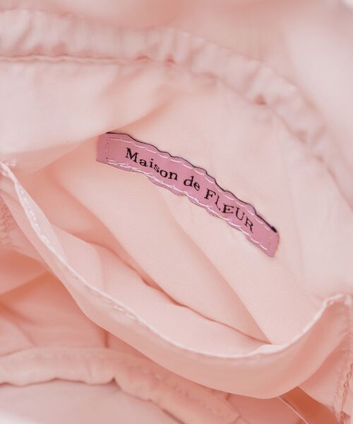 Maison de FLEUR(メゾンドフルール)の「ローズリボン刺繍巾着ショルダーバッグ(ショルダーバッグ・レディース・アイボリー/ピンクベージュ・FREE)」の22枚目の写真