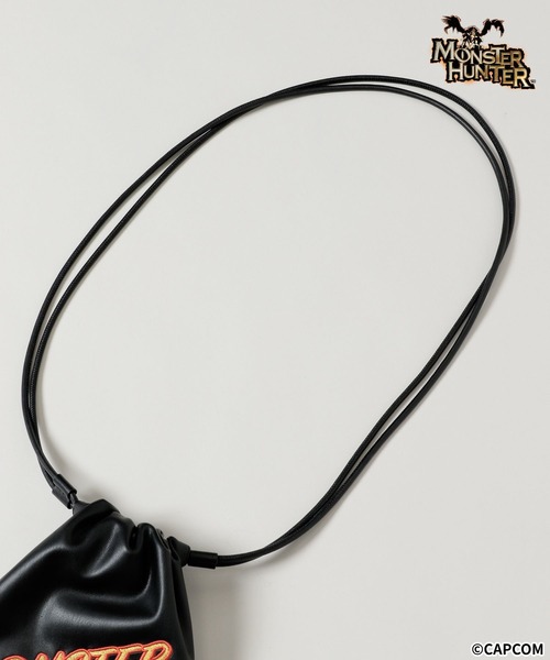 RAGEBLUE(レイジブルー)の「【MONSTER HUNTER/モンスターハンター】コラボ巾着バッグ(ショルダーバッグ・メンズ・ブラック・FREE)」の4枚目の写真