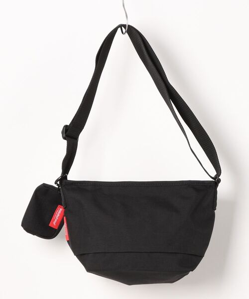Manhattan Portage(マンハッタンポーテージ)の「Nylon Messenger Bag JR Flap Zipper Pocket 24 / Mickey(メッセンジャーバッグ・レディース・ブラック・SMALL)」の3枚目の写真