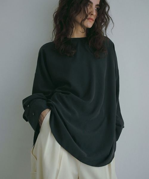 ETRE TOKYO（エトレトウキョウ）の「シングルカフスクルーネック