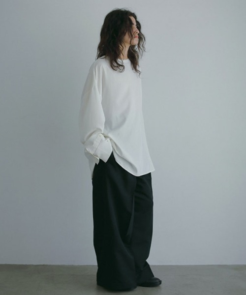 ETRE TOKYO（エトレトウキョウ）の「シングルカフスクルーネック