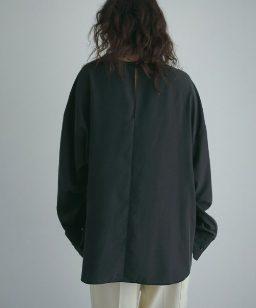 ETRE TOKYO（エトレトウキョウ）の「シングルカフスクルーネック 
