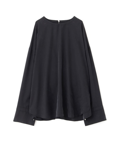 ETRE TOKYO（エトレトウキョウ）の「シングルカフスクルーネック