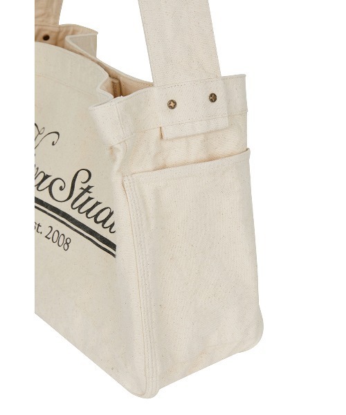 VIVASTUDIO(ビバスタジオ)の「ミニーニュースペーパーバッグ / MINI NEWS PAPER BAG(ショルダーバッグ・メンズ・オートミール・FREE)」の4枚目の写真