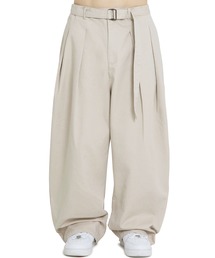 OY（オーワイ）の「『OY/オーワイ』 BELTED SIDE TWO TUCK WIDE PANTS/ベルトサイドツータックワイドパンツ（チノパンツ）」