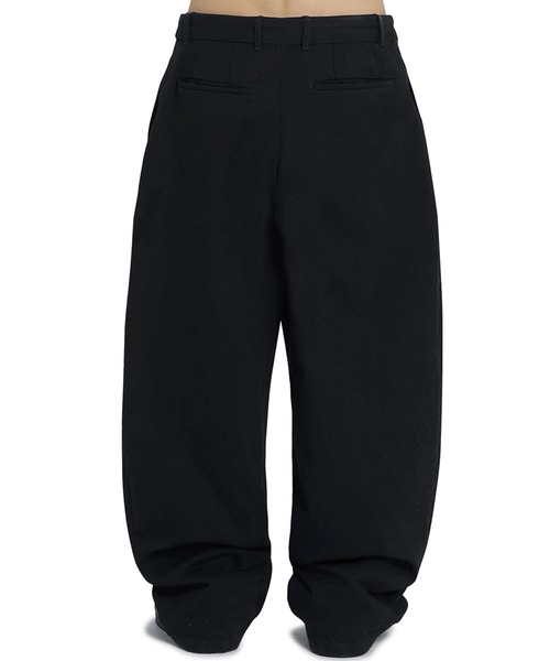 OY/オーワイ』 BELTED SIDE TWO TUCK WIDE PANTS/ベルトサイド