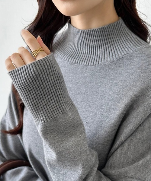 COCOMOMO(ココモモ)の「ゆったりこなれニット。 ハイネックスリットニット オーバーサイズ ハイネック ニット ドロップショルダー 秋服 冬服(ニット/セーター・レディース・ホワイト/ブラウン/パープル/ブラック/グレー/ベージュ・FREE)」の8枚目の写真