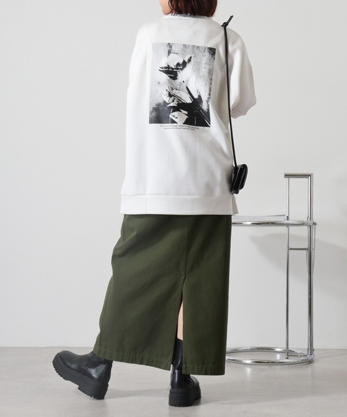 Naive magic（ナイーブマジック）の「NAIVE MAGIC ダンボールニットバックプリントC/N（スウェット・メンズ・ホワイト/ブラック/ブルー・M/L）」の11枚目の写真