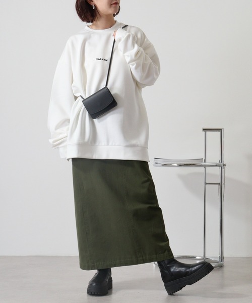 Naive magic（ナイーブマジック）の「NAIVE MAGIC ダンボールニットバックプリントC/N（スウェット・メンズ・ホワイト/ブラック/ブルー・M/L）」の10枚目の写真