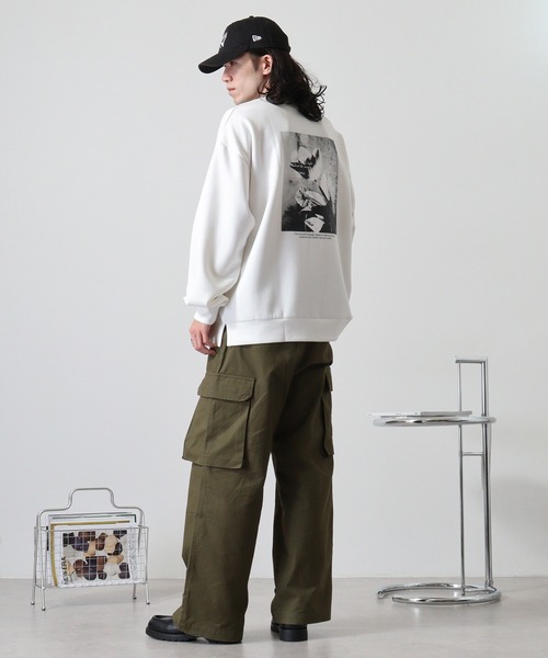 Naive magic（ナイーブマジック）の「NAIVE MAGIC ダンボールニットバックプリントC/N（スウェット・メンズ・ホワイト/ブラック/ブルー・M/L）」の15枚目の写真