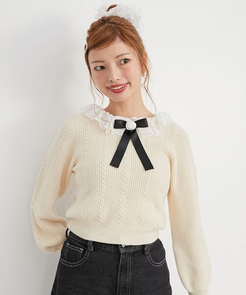 MAJESTIC LEGON（マジェスティックレゴン）の「リボンブローチ付レース襟ニット（ニット/セーター・レディース・グレー/ブラック/アイボリー・MEDIUM）」の15枚目の写真