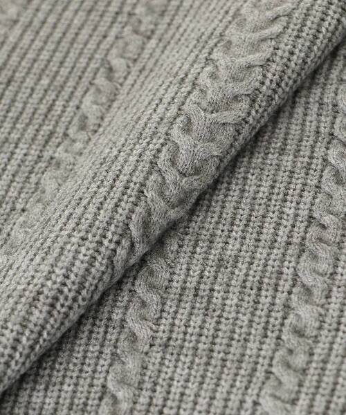 MAJESTIC LEGON（マジェスティックレゴン）の「リボンブローチ付レース襟ニット（ニット/セーター・レディース・グレー/ブラック/アイボリー・MEDIUM）」の6枚目の写真