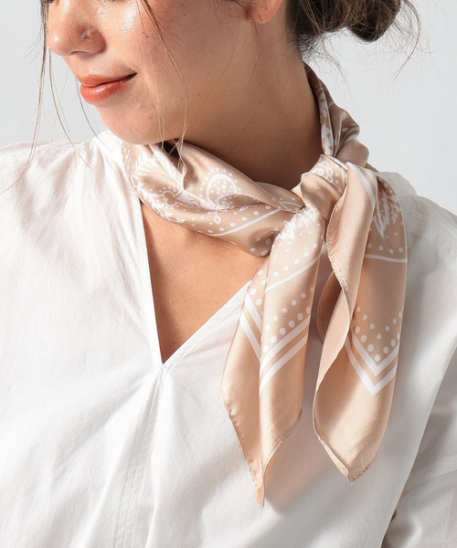 BAYFLOW（ベイフロー）の「70×70 バンダナ柄スカーフ（バンダナ/スカーフ・レディース・ベージュ/マスタード/ブラック・FREE）」の2枚目の写真