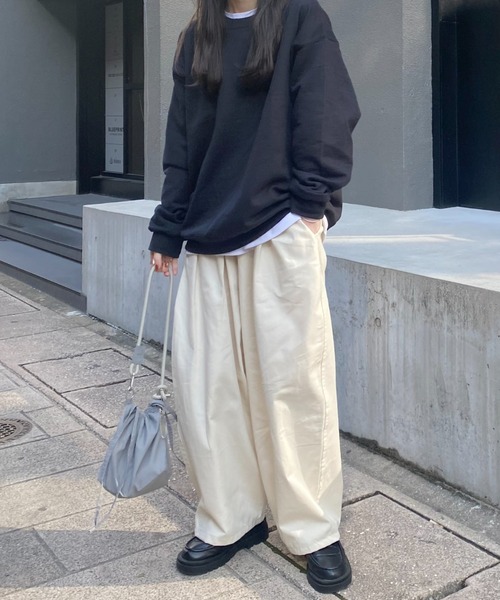 ISOOK(アイスー)の「コットンワイドワークパンツ(kiharu select) / シェフパンツ イージーパンツ バレルレッグ バレルパンツ コクーン ルーズ 総ゴム(チノパンツ・レディース・アイボリー/ブラック・FREE)」の8枚目の写真