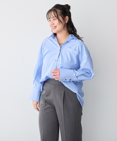anyfee(エニフィー)の「【anyfee/プラスサイズ】バックシャンツイストシャツ(シャツ/ブラウス・レディース・ブラック/ブルー/オフホワイト・5L/4L/3L/LL)」の3枚目の写真