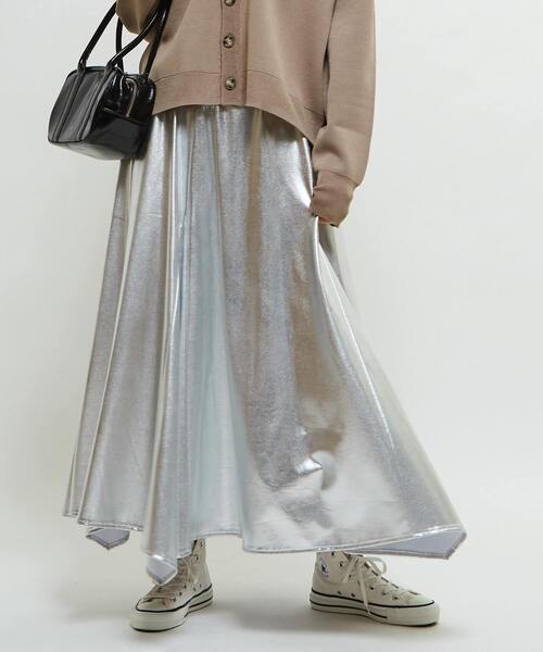 CONVERSE TOKYO（コンバーストウキョウ）の「SHINY STAR★ CUT SKIRT（スカート・レディース・シルバー/グレー・FREE）」の2枚目の写真