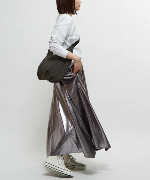 CONVERSE TOKYO（コンバーストウキョウ）の「SHINY STAR★ CUT SKIRT（スカート・レディース・シルバー/グレー・FREE）」の5枚目の写真