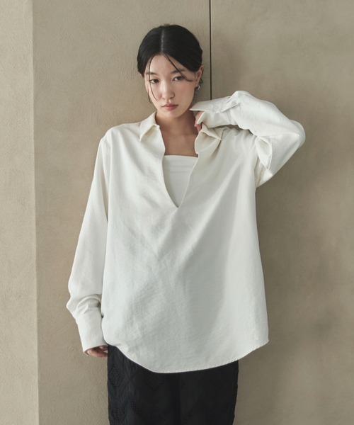 feepur(フェピュール)の「ピーチスキン2wayスキッパーシャツ(シャツ/ブラウス・レディース・アイボリー/ブラック・MEDIUM)」の1枚目の写真