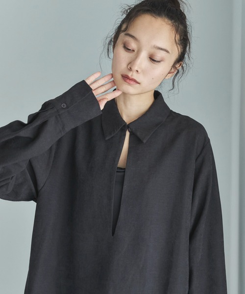 feepur(フェピュール)の「ピーチスキン2wayスキッパーシャツ(シャツ/ブラウス・レディース・アイボリー/ブラック・MEDIUM)」の2枚目の写真