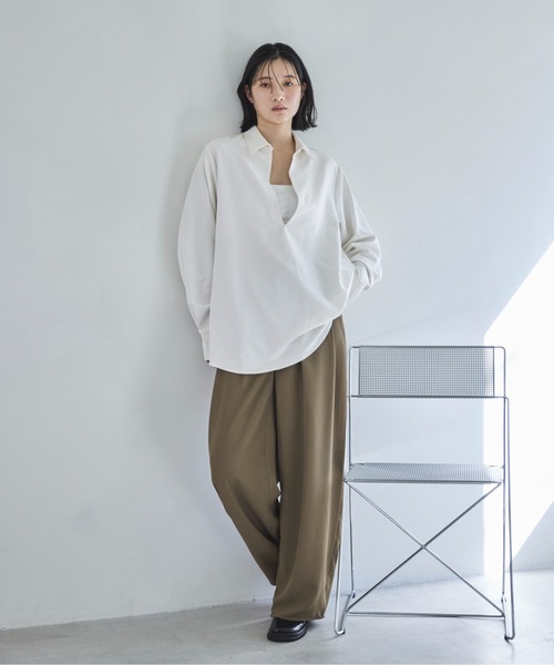 feepur(フェピュール)の「ピーチスキン2wayスキッパーシャツ(シャツ/ブラウス・レディース・アイボリー/ブラック・MEDIUM)」の4枚目の写真