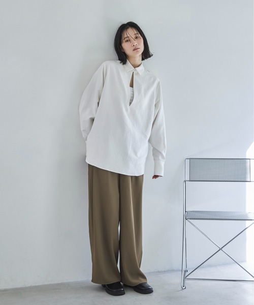 feepur(フェピュール)の「ピーチスキン2wayスキッパーシャツ(シャツ/ブラウス・レディース・アイボリー/ブラック・MEDIUM)」の9枚目の写真