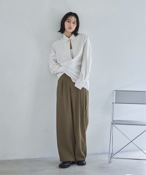 feepur(フェピュール)の「ピーチスキン2wayスキッパーシャツ(シャツ/ブラウス・レディース・アイボリー/ブラック・MEDIUM)」の11枚目の写真