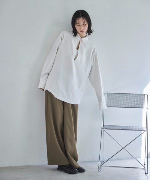 feepur(フェピュール)の「ピーチスキン2wayスキッパーシャツ(シャツ/ブラウス・レディース・アイボリー/ブラック・MEDIUM)」の12枚目の写真