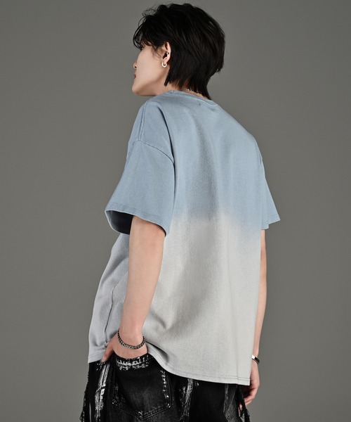 ADRER(アドラー)の「vintage design gradation relax fit T shirt / ヴィンテージデザイングラデーションリラックスフィットTシャツ(Tシャツ/カットソー・メンズ・ブラック/ライトブルー/ライトグレー/ピンク/ブラウン・XS/L/M/S)」の16枚目の写真
