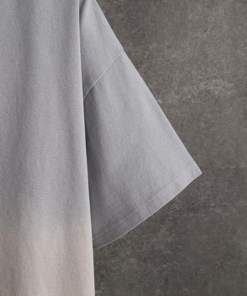 ADRER(アドラー)の「vintage design gradation relax fit T shirt / ヴィンテージデザイングラデーションリラックスフィットTシャツ(Tシャツ/カットソー・メンズ・ブラック/ライトブルー/ライトグレー/ピンク/ブラウン・XS/L/M/S)」の21枚目の写真
