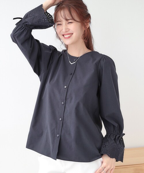 DRESKIP(ドレスキップ)の「【S-LL/前後2WAY/洗濯後しわになりにくい】お袖刺繍レースブラウス(シャツ/ブラウス・レディース・オフホワイト/ネイビー系2/ベージュ/ネイビー・01/02/03/04)」の3枚目の写真
