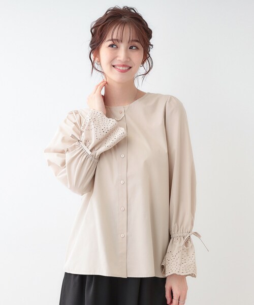 DRESKIP(ドレスキップ)の「【S-LL/前後2WAY/洗濯後しわになりにくい】お袖刺繍レースブラウス(シャツ/ブラウス・レディース・オフホワイト/ネイビー系2/ベージュ/ネイビー・01/02/03/04)」の9枚目の写真