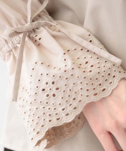 DRESKIP(ドレスキップ)の「【S-LL/前後2WAY/洗濯後しわになりにくい】お袖刺繍レースブラウス(シャツ/ブラウス・レディース・オフホワイト/ネイビー系2/ベージュ/ネイビー・01/02/03/04)」の15枚目の写真