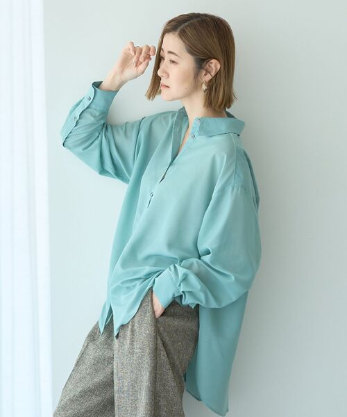 YECCA VECCA（イェッカヴェッカ）の「サイドスリットシアーシャツ（シャツ/ブラウス・レディース・チャコールグレー/ライトベージュ/イエロー/ミント・FREE）」の6枚目の写真