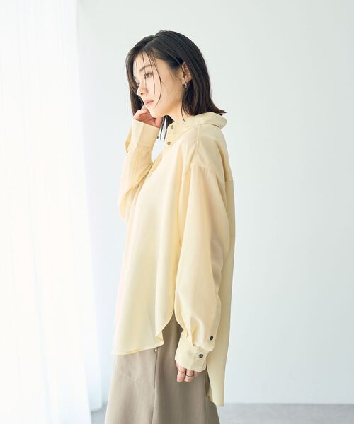 YECCA VECCA（イェッカヴェッカ）の「サイドスリットシアーシャツ（シャツ/ブラウス・レディース・チャコールグレー/ライトベージュ/イエロー/ミント・FREE）」の7枚目の写真