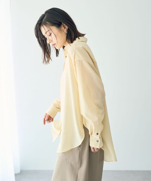 YECCA VECCA（イェッカヴェッカ）の「サイドスリットシアーシャツ（シャツ/ブラウス・レディース・チャコールグレー/ライトベージュ/イエロー/ミント・FREE）」の8枚目の写真