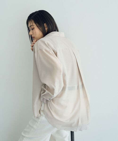 YECCA VECCA（イェッカヴェッカ）の「サイドスリットシアーシャツ（シャツ/ブラウス・レディース・チャコールグレー/ライトベージュ/イエロー/ミント・FREE）」の17枚目の写真