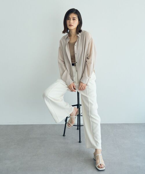 YECCA VECCA（イェッカヴェッカ）の「サイドスリットシアーシャツ（シャツ/ブラウス・レディース・チャコールグレー/ライトベージュ/イエロー/ミント・FREE）」の18枚目の写真