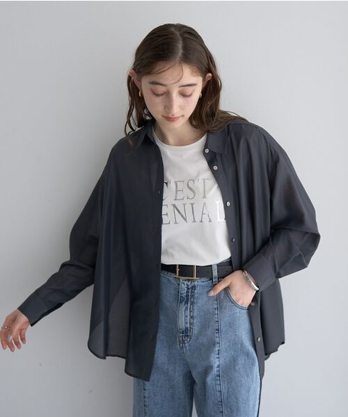 YECCA VECCA（イェッカヴェッカ）の「サイドスリットシアーシャツ（シャツ/ブラウス・レディース・チャコールグレー/ライトベージュ/イエロー/ミント・FREE）」の20枚目の写真