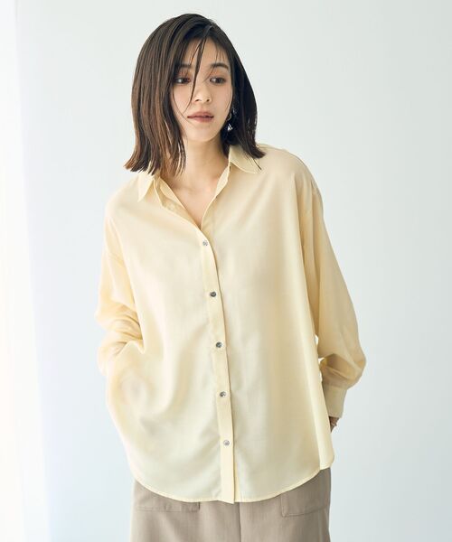 YECCA VECCA（イェッカヴェッカ）の「サイドスリットシアーシャツ（シャツ/ブラウス・レディース・チャコールグレー/ライトベージュ/イエロー/ミント・FREE）」の5枚目の写真