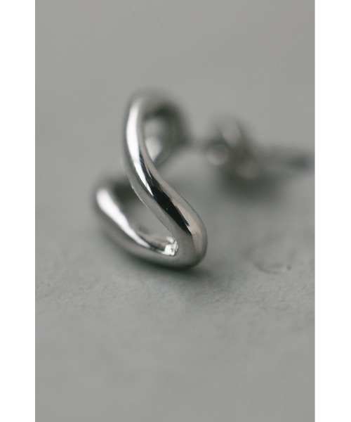 STYLEMIXER（スタイルミキサー）の「カーブラインピアス（ピアス（両耳用）・レディース・ゴールド/シルバー・FREE）」の4枚目の写真