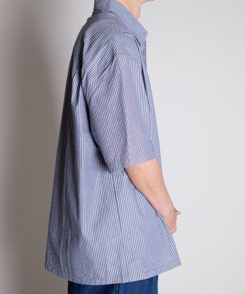 R.(rehacer)（アールドット（レアセル））の「R. : Retro Stripe Box S/S Loose Shirt（シャツ/ブラウス・メンズ・ブルー系その他/ホワイト系その他・MEDIUM/LARGE）」の6枚目の写真