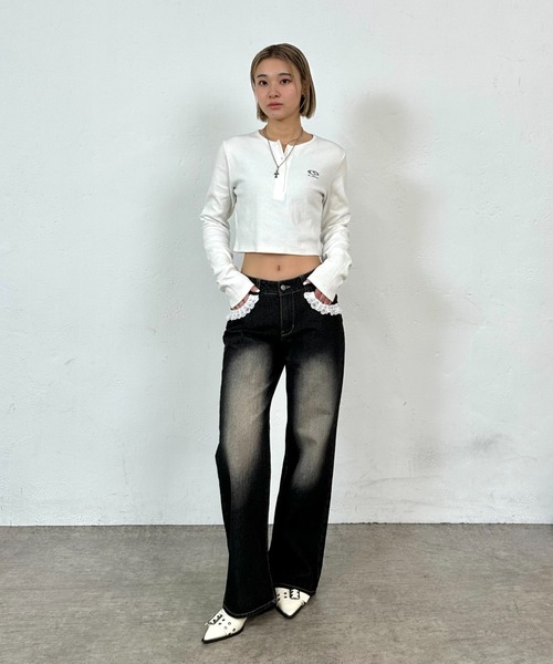 WHO'S WHO gallery（フーズフーギャラリー）の「【2サイズ】レースデニムフレアパンツ（デニムパンツ・レディース・ブラック/サックスブルー・SMALL/MEDIUM）」の10枚目の写真