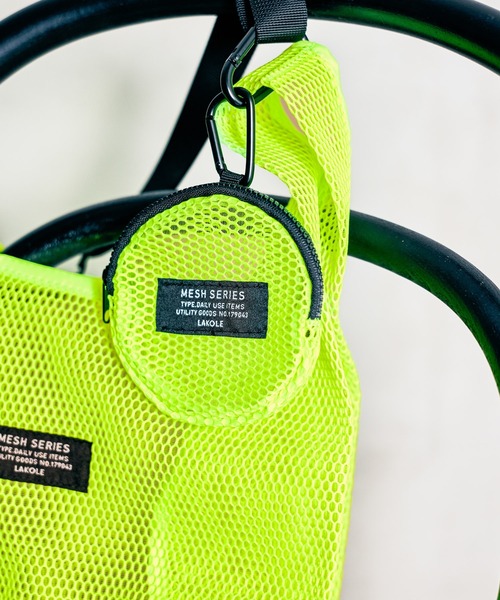 LAKOLE（ラコレ）の「メッシュミニポーチ / 284117（ポーチ・レディース・イエロー/グレー/ホワイト/ブラック・FREE）」の4枚目の写真