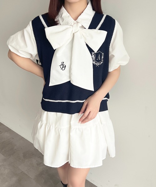 apres jour(アプレジュール)の「刺繍エンブレムニットベスト(ベスト・レディース・アイボリー/ネイビー/グレー・X-LARGE/フリー)」の7枚目の写真