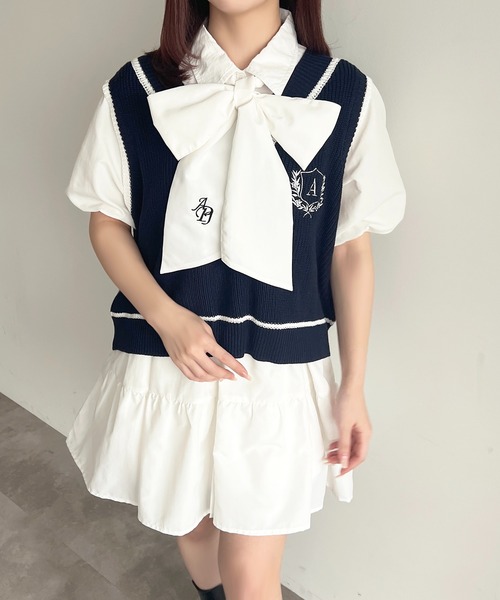 apres jour(アプレジュール)の「刺繍エンブレムニットベスト(ベスト・レディース・アイボリー/ネイビー/グレー・X-LARGE/フリー)」の8枚目の写真