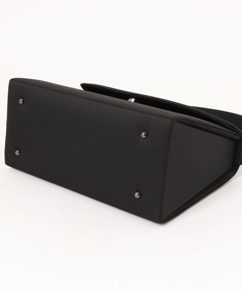 AIMER（エメ）の「【喪服・礼服用】ラウンドフラップブラックフォーマルバッグ（ハンドバッグ・レディース・ブラック・FREE）」の10枚目の写真