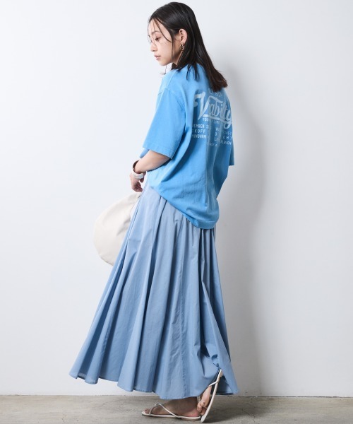 CHIC STYLE（シックスタイル）の「ピグメント染バックロゴプリントTシャツ＜大きいサイズ有＞シックスタイル（Tシャツ/カットソー・レディース・ブルー/スミクロ・3L/LL/L/M/5L/4L）」の14枚目の写真