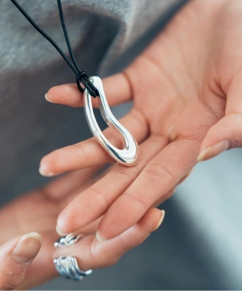 Nothing And Others（ナッシングアンドアザーズ）の「Nothing And Others/ナッシングアンドアザーズ/Watery Drop Necklace（ネックレス・レディース・シルバー・F）」の5枚目の写真