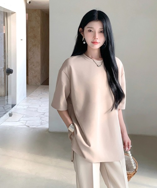 by LEGNA(バイレグナ)の「選べる2タイプ ラウンドヘムトップス(Tシャツ/カットソー・レディース・ベージュ系その他/ホワイト系/ブラック系/ホワイト/グレイッシュベージュ/ブラック・FREE)」の1枚目の写真